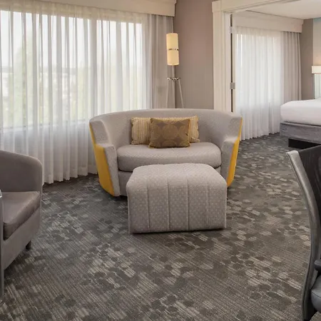 Courtyard By Marriott Portland Airport-3