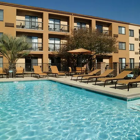 Courtyard By Marriott Macon-3