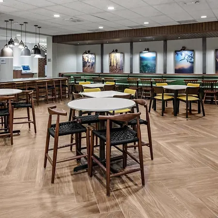 Fairfield By Marriott Port Clinton Waterfront-3