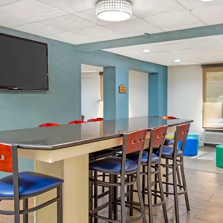 Clarion Pointe Durham Research Triangle Park-3