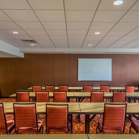 Courtyard By Marriott Charleston Downtown/Civic Center-2