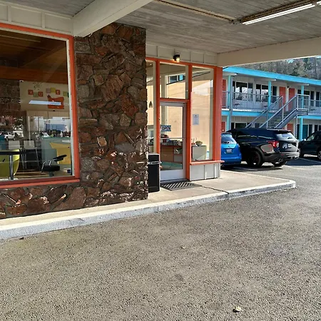 Atomic Motel-2