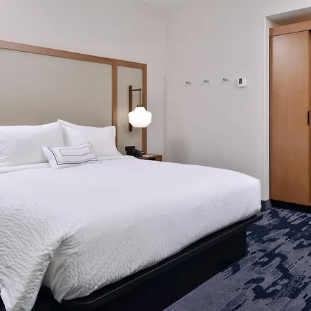 Fairfield Inn & Suites By Marriott Canton-2