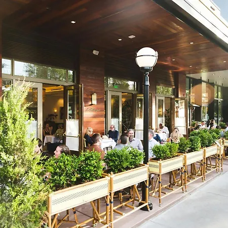 Moxy Denver Cherry Creek-3