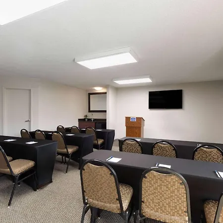 Baymont By Wyndham Nashville Airport-3