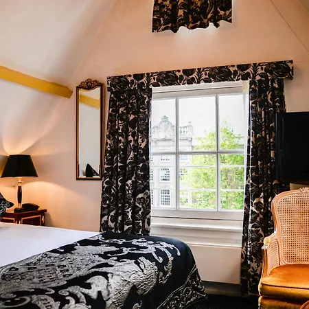 Ambassade Hotel-2