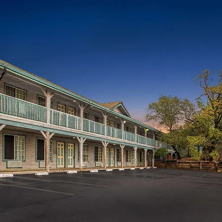 Super 8 By Wyndham Auburn-3