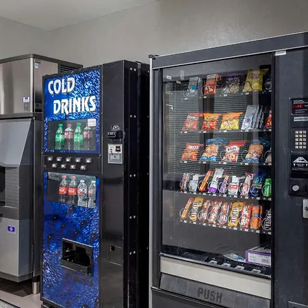 Quality Inn & Suites I-35 E-Walnut Hill-2