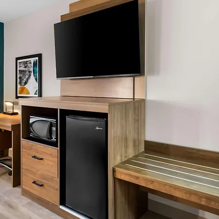 Best Western Plus Fenton-2