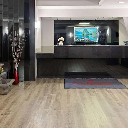Ramada By Wyndham Parsippany-3