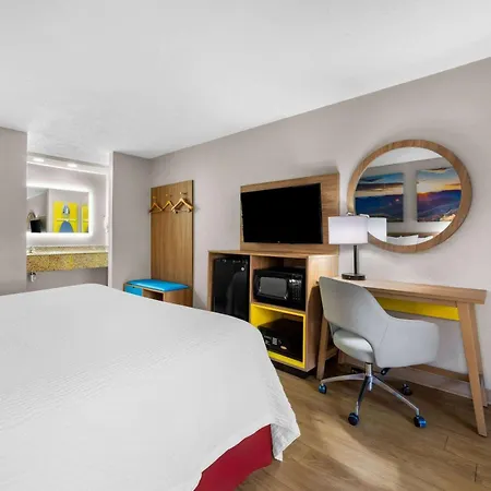Days Inn By Wyndham Raleigh Midtown-3