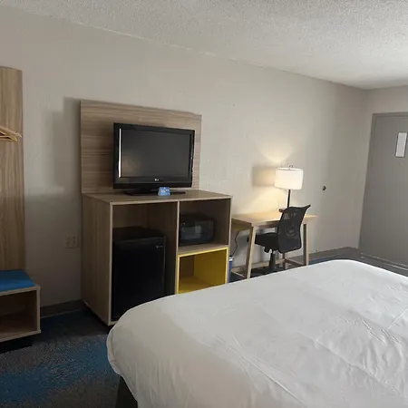 Days Inn By Wyndham Hannibal-3