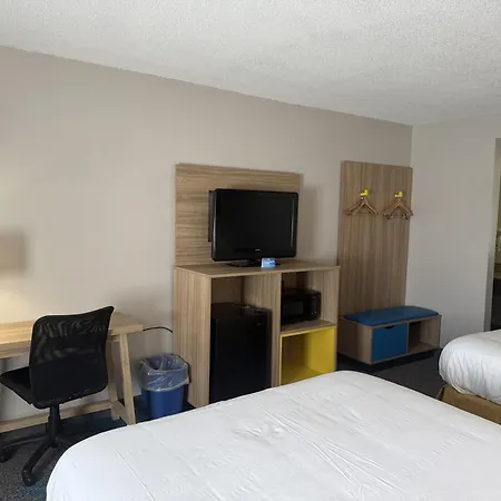 Days Inn By Wyndham Hannibal-2