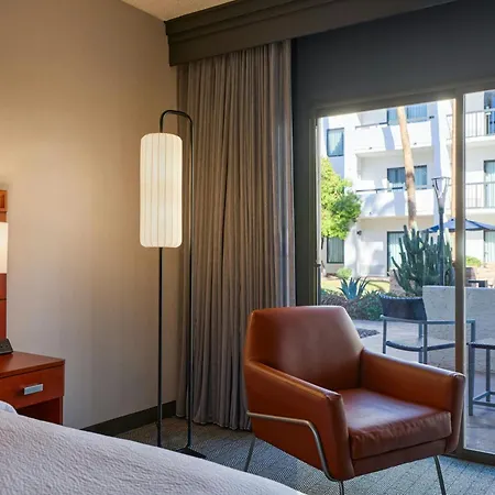 Courtyard By Marriott Phoenix North-2