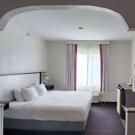 Ramada By Wyndham Columbia-3