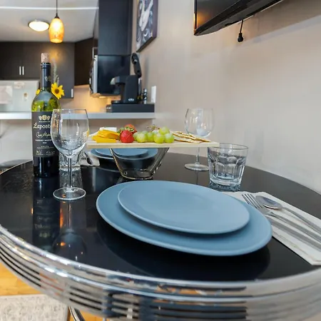 The Flagstone Boutique Inn & Suites-2