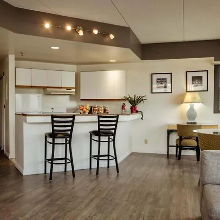 Stamford Suites (Adults Only)-3