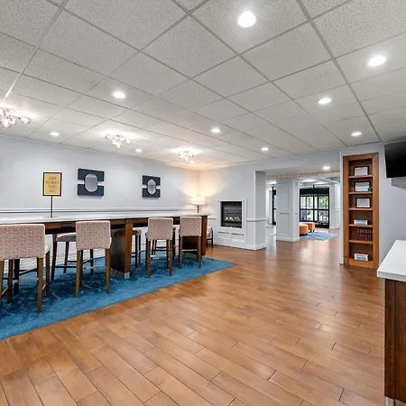 Hampton Inn Bordentown-2