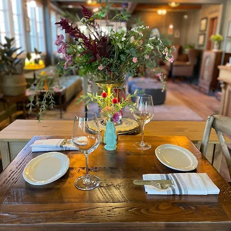 Mccully House Inn-3