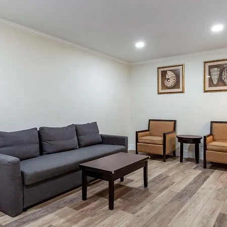 Best Western Carmel'S Town House Lodge-3
