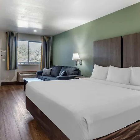 Econo Lodge Portland Airport-2
