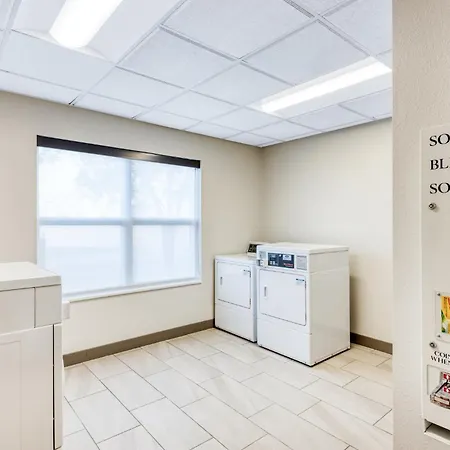 Holiday Inn Express & Suites - Green Bay East By Ihg-3