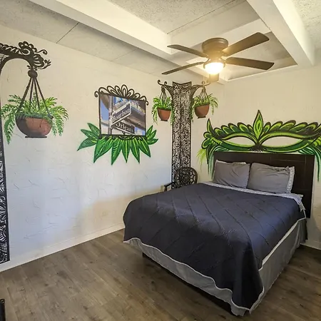 Riverboat Inn & Suites-3