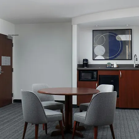Courtyard By Marriott Wichita At Old Town-2