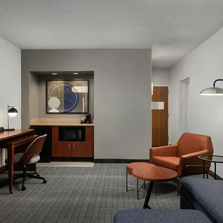 Courtyard By Marriott Denver Central Park-3