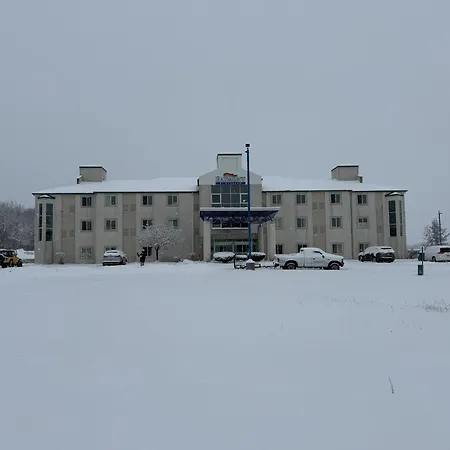 Baymont By Wyndham Kingdom City-3