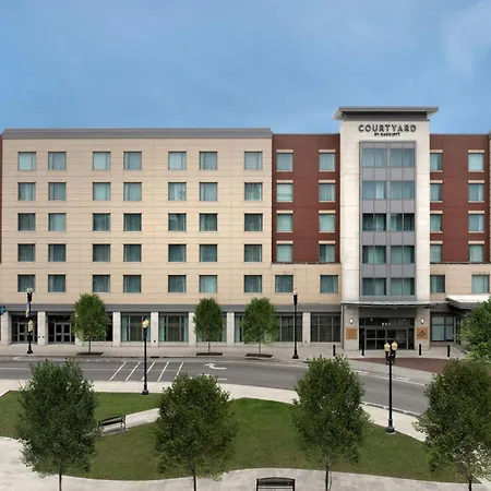 Courtyard By Marriott Muncie At Horizon Convention Center-3