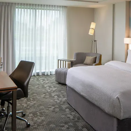 Courtyard By Marriott Lafayette South-3