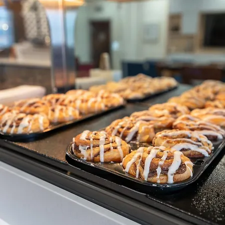 Holiday Inn Express Hotel & Suites Coralville By Ihg-3