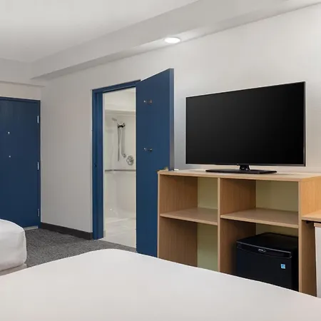 Spark By Hilton Bentonville-3