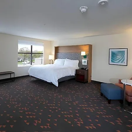 Holiday Inn & Suites Kalamazoo West-2