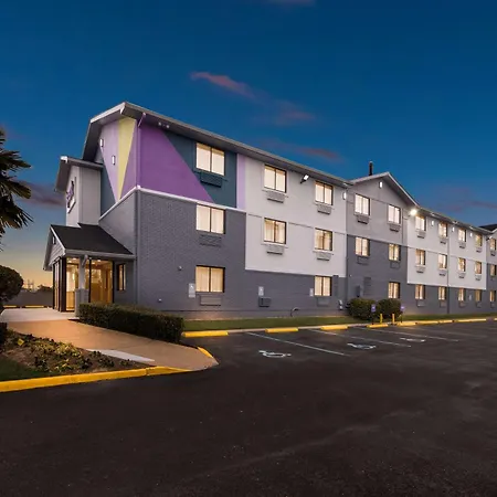 Spark By Hilton Norfolk-3