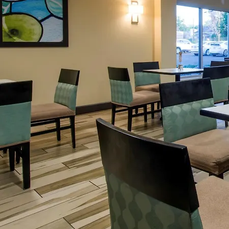 Holiday Inn Express & Suites Colorado Springs Central By Ihg-2