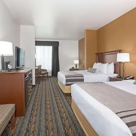 Best Western Plus Lincoln Inn & Suites-2