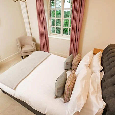Ravenstone Manor-2