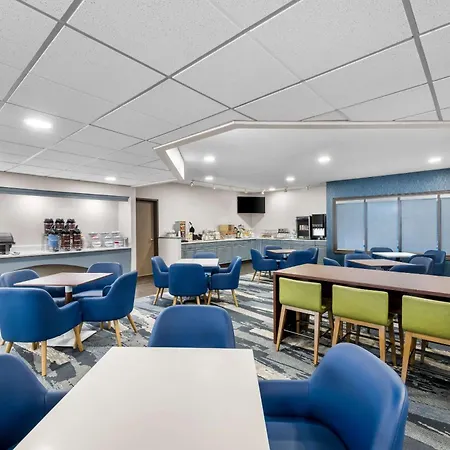 Comfort Suites Stevens Point-2
