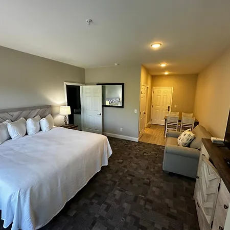 River Hotel Of Southport-2