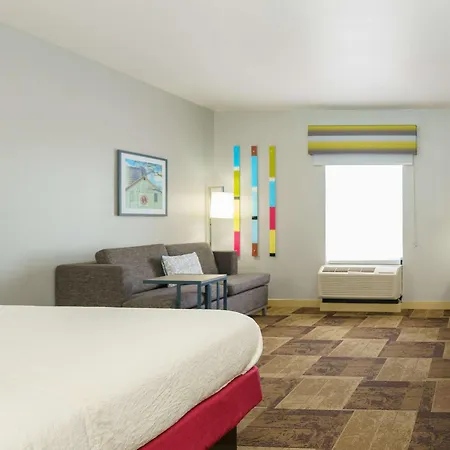 Hampton Inn Garden City-2