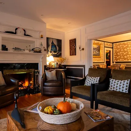 Sand Bar Cottage Inn-2