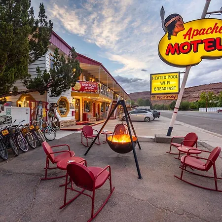 Apache Motel-3