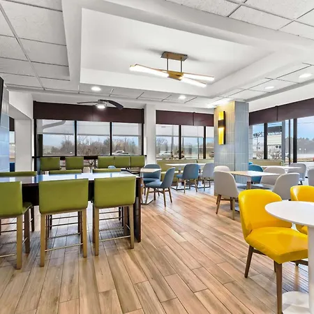 Comfort Inn & Suites Evansville Airport-2