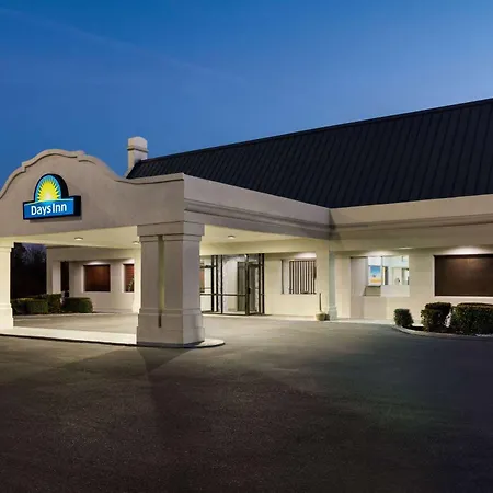 Days Inn By Wyndham Emporia-2