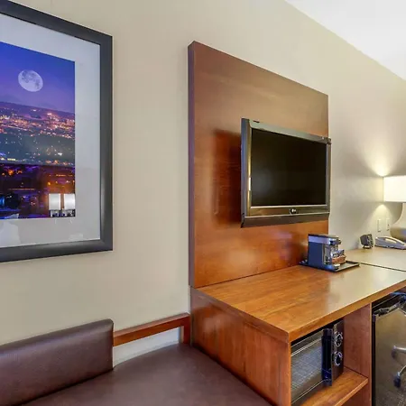 Comfort Suites Glendale - State Farm Stadium Area-3