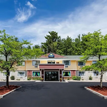 Days Inn & Suites By Wyndham Stevens Point-3