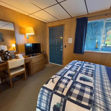 Riviera Motel-3