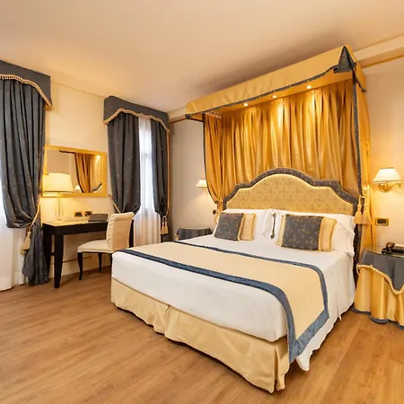 Hotel A La Commedia-2